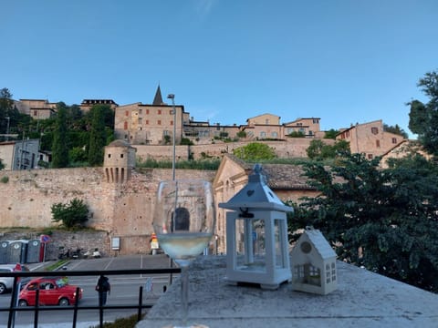 Nearby landmark, Landmark view