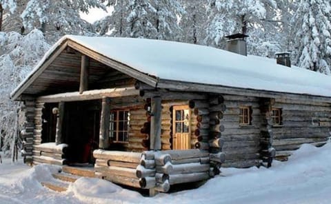 Property building, Facade/entrance, Winter, On site
