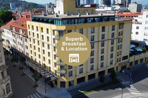 Property building, Facade/entrance