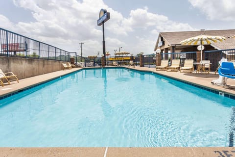 Activities, On site, Pool view, Swimming pool