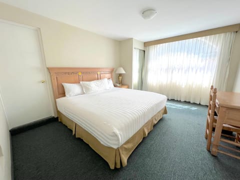 View (from property/room), Photo of the whole room, Landmark view, Mountain view, Inner courtyard view