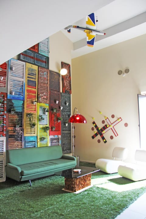 Communal lounge/ TV room