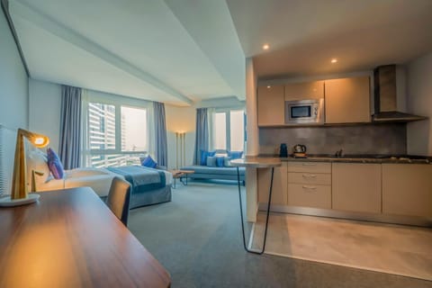 Bed, Kitchen or kitchenette, Photo of the whole room, Bedroom