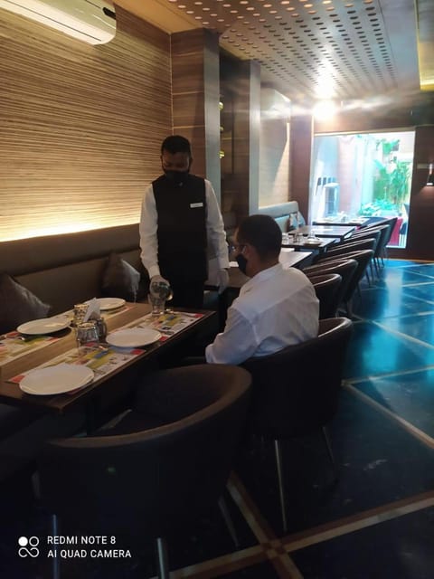 Staff, Restaurant/places to eat