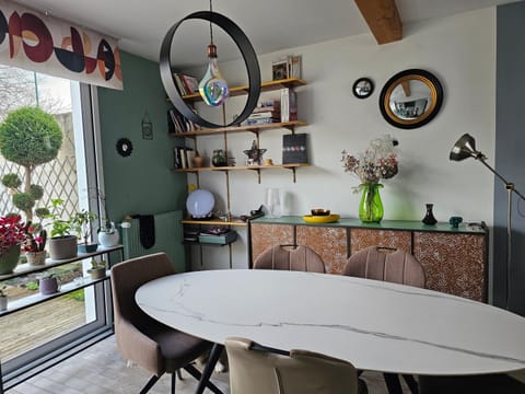 Comme à la maison Bed and Breakfast in Le Mans