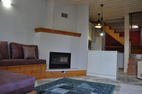 Kitchen or kitchenette, Living room, Seating area