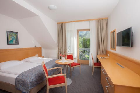 Bedroom, Garden view, Mountain view