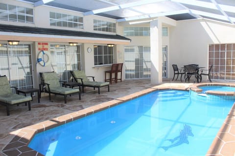 Hot Tub, Swimming pool