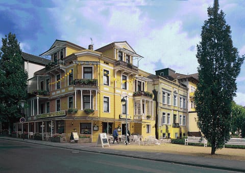 Property building, Day