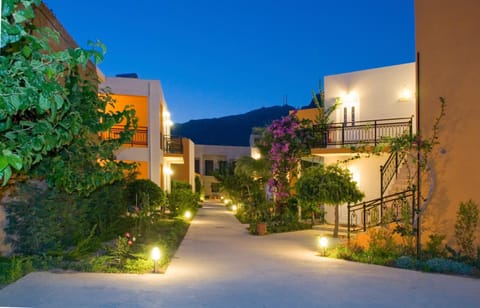 Facade/entrance, Night