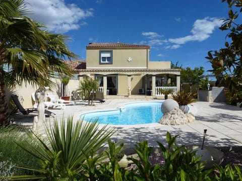 Property building, Patio, BBQ facilities, Garden, Balcony/Terrace, Pool view, Swimming pool