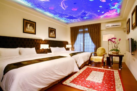 Bed, Photo of the whole room, Bedroom