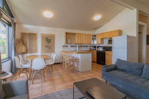 Mackenzie Beach Resort Resort in Tofino