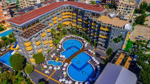 Property building, Day, Bird's eye view, Pool view, sunbed