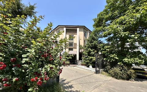 Property building, Street view, Area and facilities, Parking