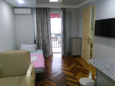 Communal lounge/ TV room, Living room, Seating area