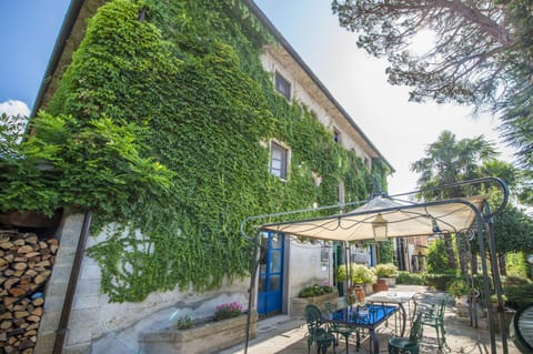 Property building, Garden