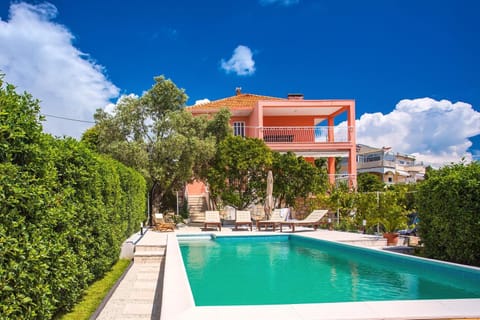 Property building, Balcony/Terrace, Seating area, Dining area, Sea view, Swimming pool