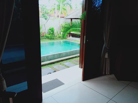 Family 4 bed room villa private pool Apartment in Kuta