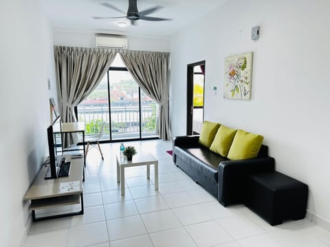 TV and multimedia, Balcony/Terrace, Living room, Seating area, fireplace, locker, air conditioner
