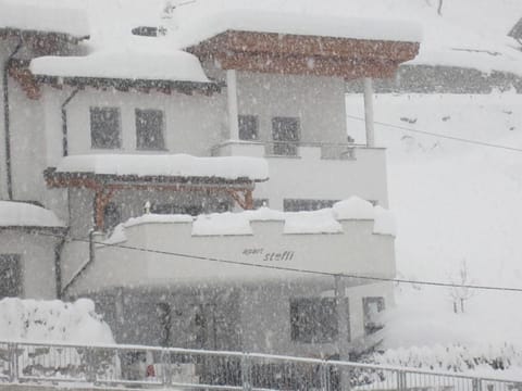 Facade/entrance, Winter