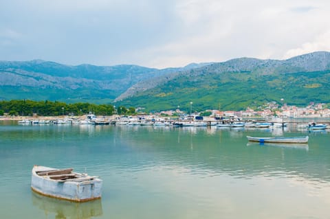 Neighbourhood, Natural landscape, Hiking, Mountain view