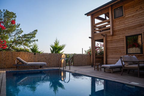 Natural landscape, View (from property/room), Pool view, Swimming pool, Inner courtyard view