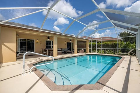 Villa Mercedes, Cape Coral House in Cape Coral