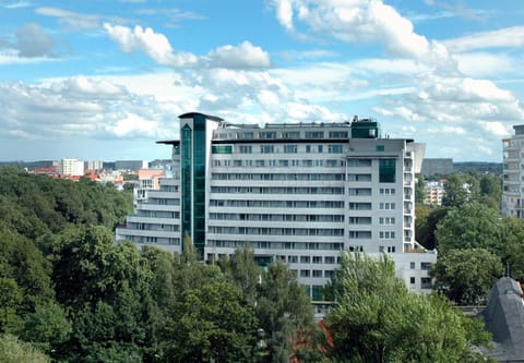 Property building, Day