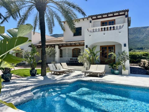 Villa Enri . Piscina BBQ Jacuzzi .Casita opcional Villa in Marina Alta