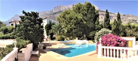 Nearby landmark, Natural landscape, Bird's eye view, Garden, Balcony/Terrace, Garden view, Landmark view, Mountain view, Pool view, Swimming pool, Swimming pool, Swimming pool, sunbed