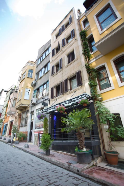 Property building, Facade/entrance