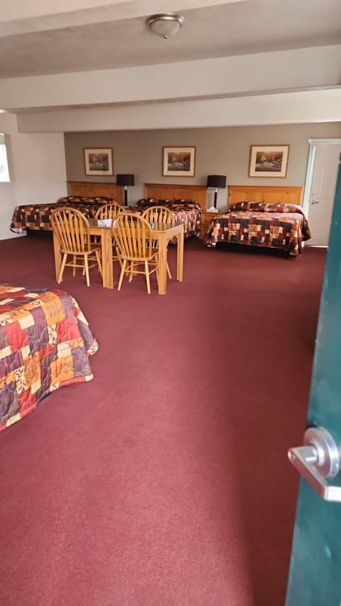 Dining area, Bedroom