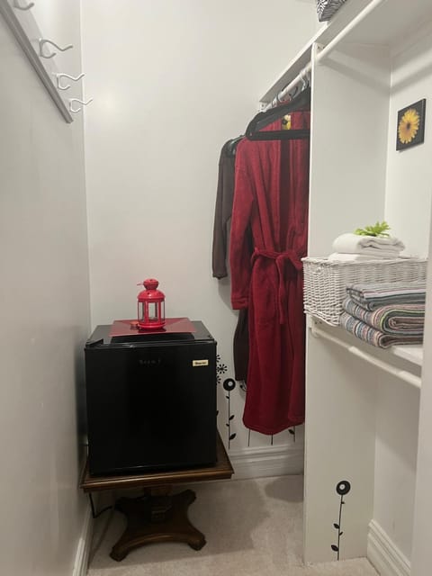 Cozy House B&B Bed and Breakfast in Niagara Falls