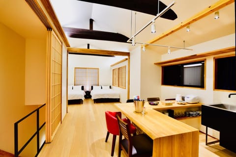 Kitchen or kitchenette, Dining area, Bedroom