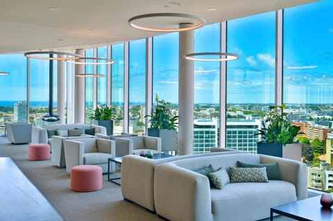 Lounge or bar, Decorative detail, City view