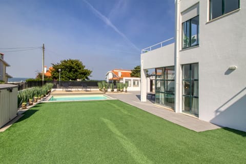 Property building, Garden, Garden view, Pool view, Sea view, Swimming pool