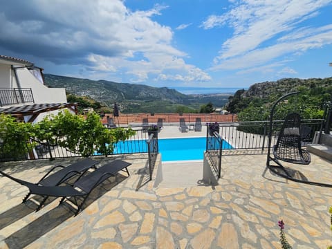 Holiday House Above with pool and summer kitchen House in Šibenik-Knin County, Croatia