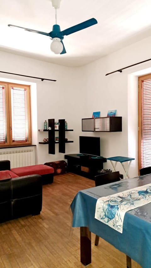 Living room, Photo of the whole room