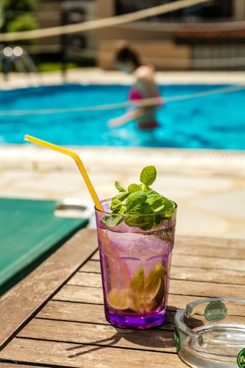 Swimming pool, Alcoholic drinks