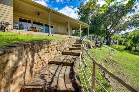 Property building, Day
