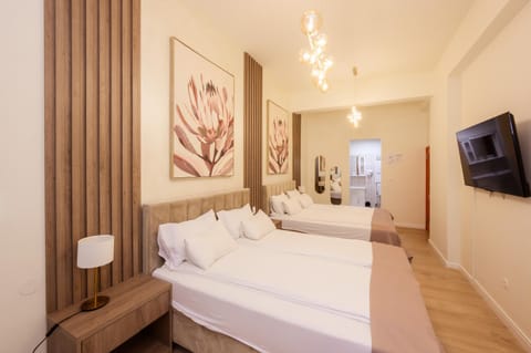 TV and multimedia, Photo of the whole room, Bedroom, internet, air conditioner