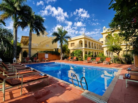 Property building, Swimming pool