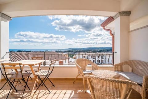 Casa Rosa Blu House in La Caletta