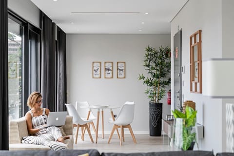 Living room, Decorative detail, Seating area