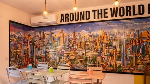 Day, Living room, Seating area