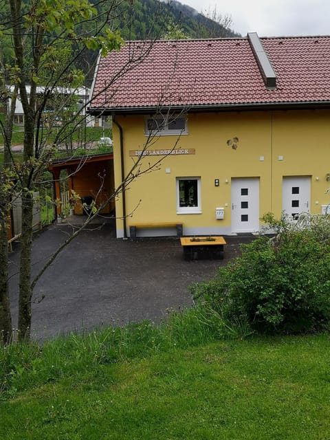 Dreiländerblick, Sauna en tafeltennis en 150 meter van piste House in Friuli-Venezia Giulia