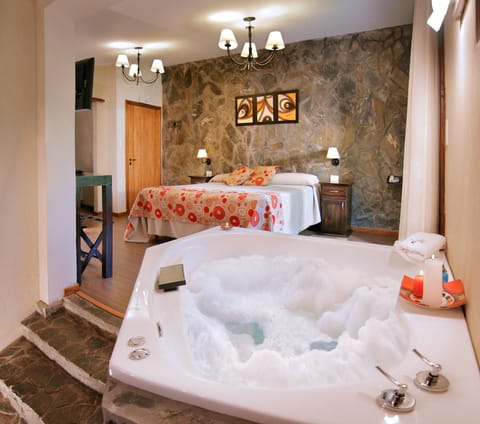 Hot Tub, Bedroom
