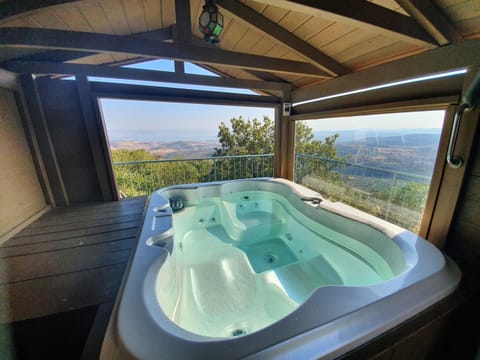 Hot Tub, Lake view