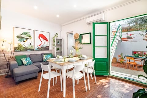 Living room, Seating area, Dining area